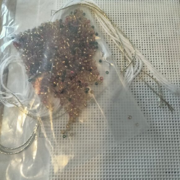 June Grigg Designs Snowflake Ornaments Kit - Picture 3 of 5